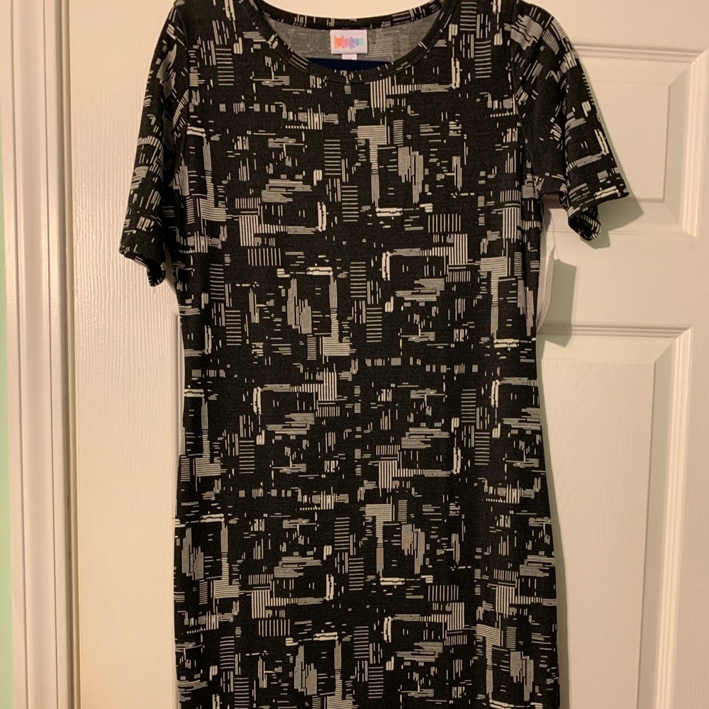 1 new LuLaRoe Julia dress, size medium